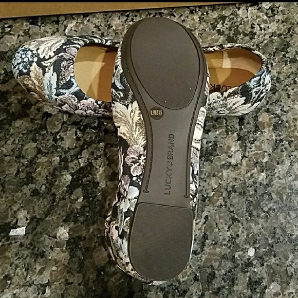 Lucky Brand Emmie Flats in Shady Spruce Scala - Picture 6 of 8